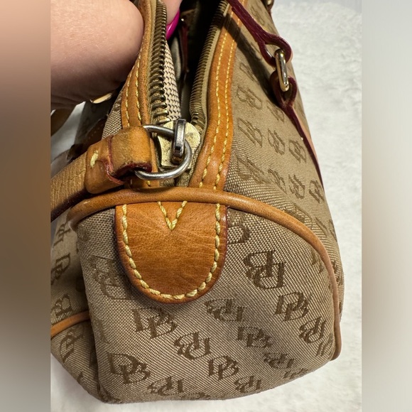 Dooney & Bourke Vintage Tan Mini Barrel Bag Purse Y2K Neutral Rare EUC Preppy - Picture 11 of 16